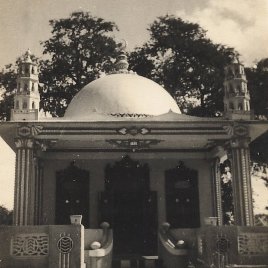 Old Photo of Rozah Mubaarakah in Jannat ul-Mumineen - Vadodara